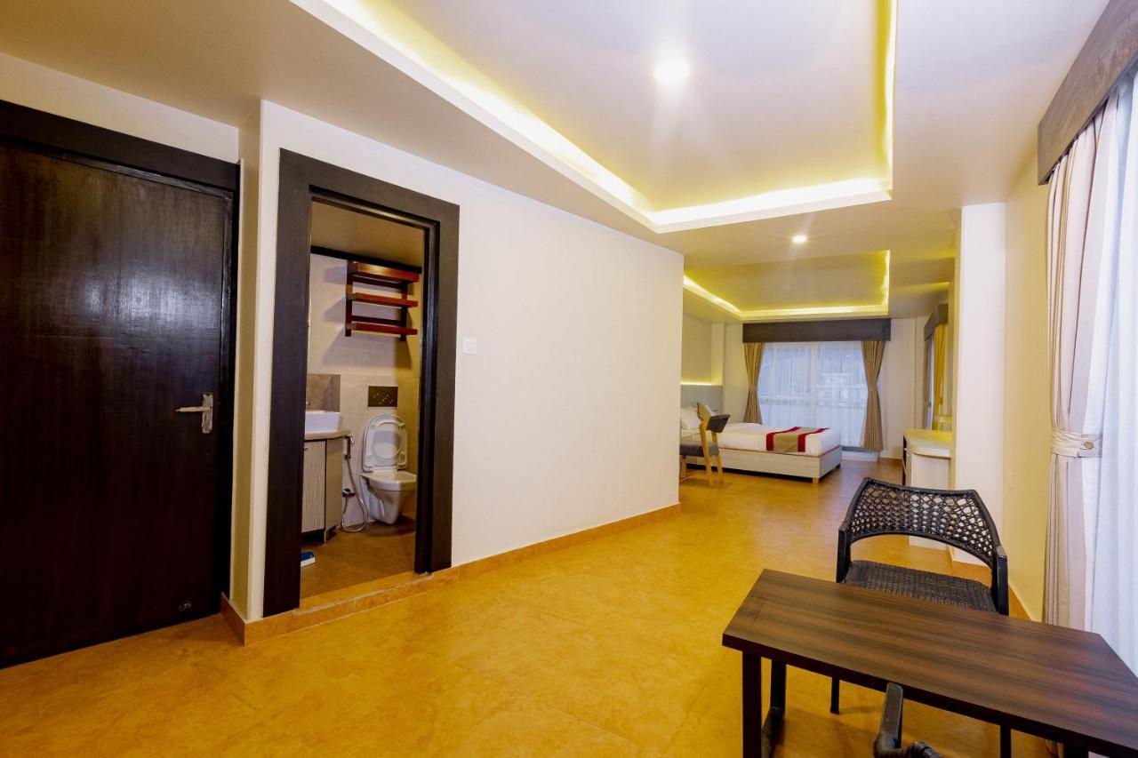 Poms Penthouse Lejlighed Pokhara Eksteriør billede