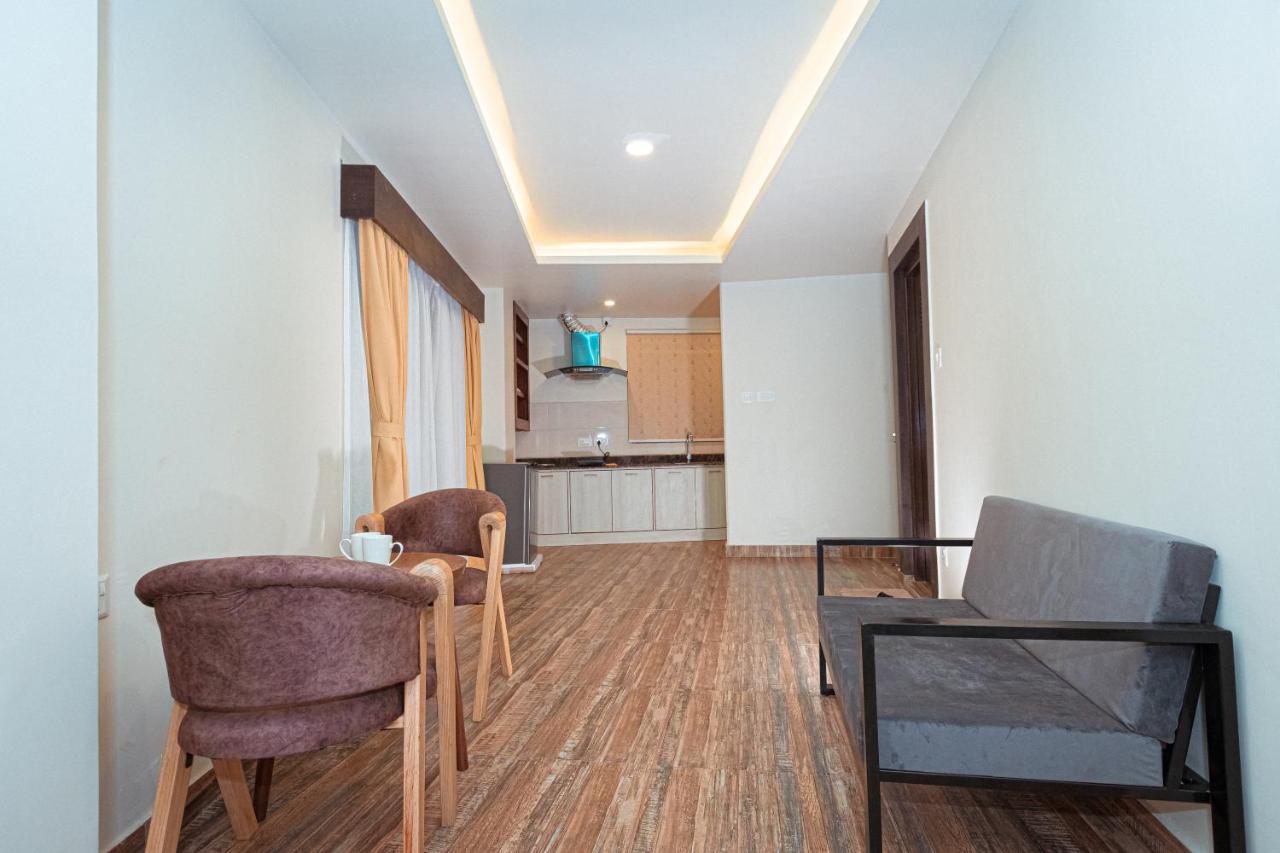 Poms Penthouse Lejlighed Pokhara Eksteriør billede